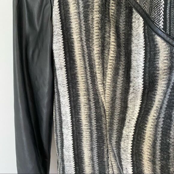 Vakko Sport Women’s Open Drape Front Faux Leather Wool Blend Jacket - Picture 3 of 7